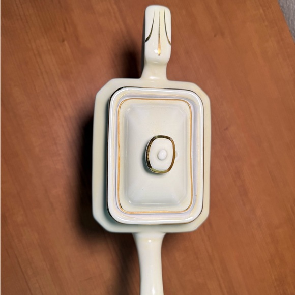 Vintage Hall Superior Kitchenware Jewel Tea
Autumn Leaf Newport Teapot - Picture 4 of 10